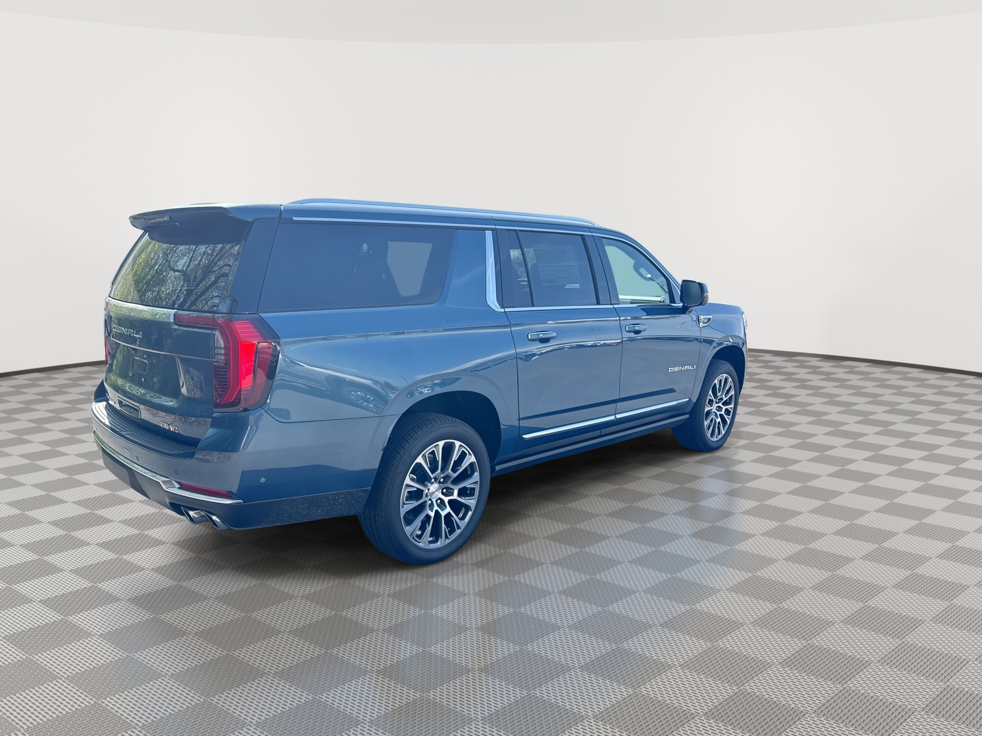 2026 GMC Yukon XL Denali - Photo 8