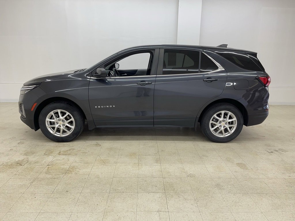 Used 2022 Chevrolet Equinox LT with VIN 2GNAXUEV8N6138726 for sale in Celina, OH