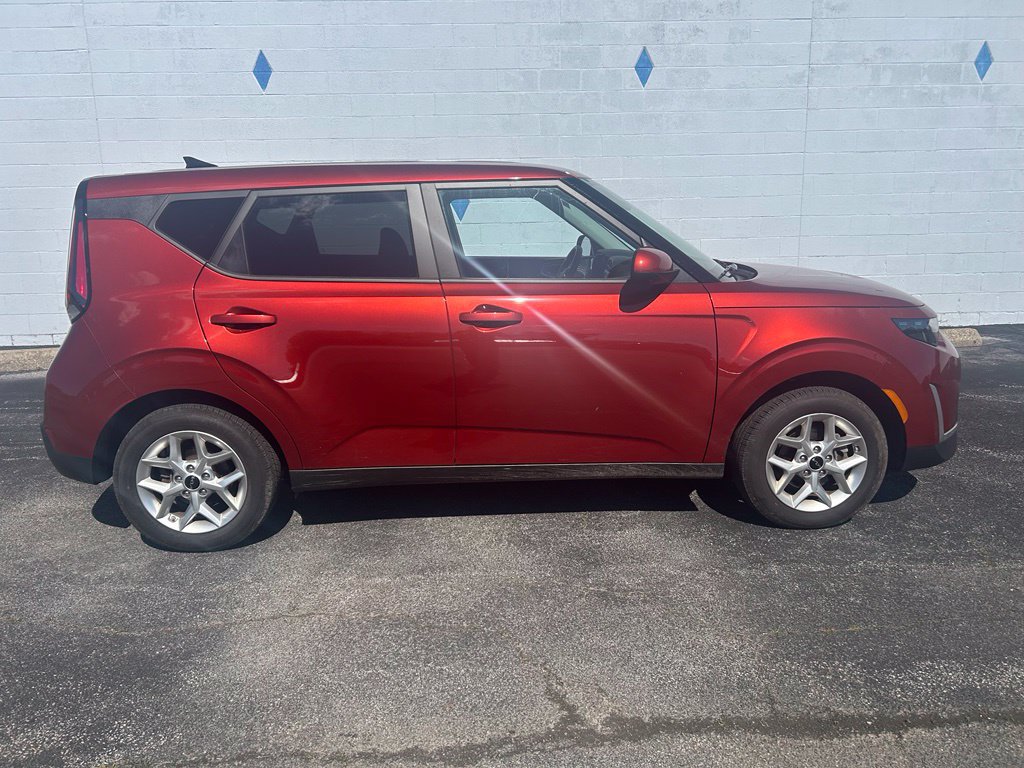 2025 Kia Soul LX Hatchback