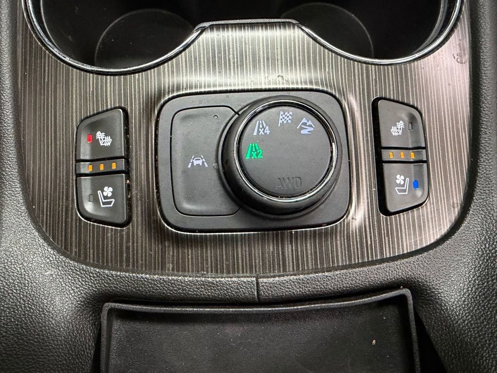 2022 GMC Acadia SLT - Photo 32