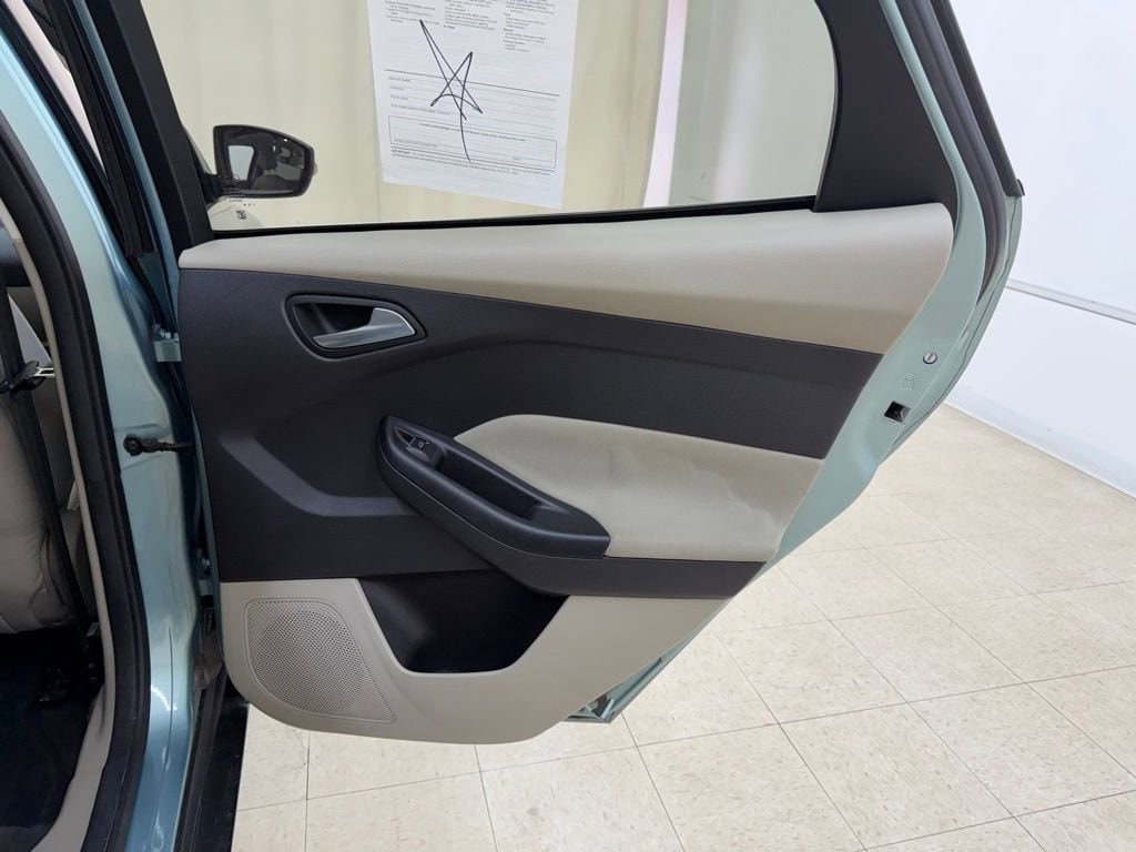 2012 Ford Focus SEL - Photo 13