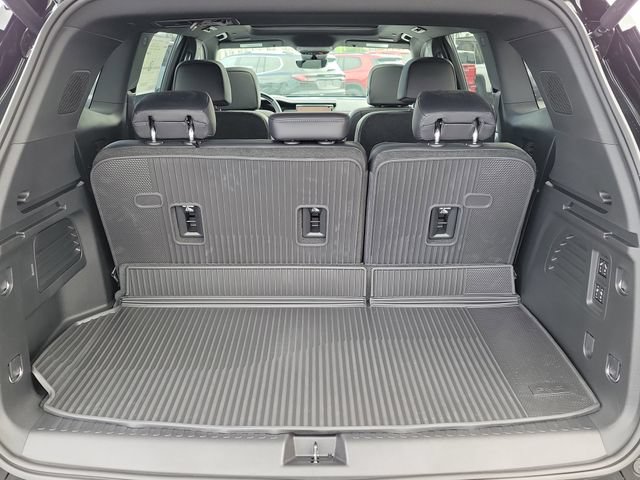 2026 GMC Acadia Denali - Photo 8