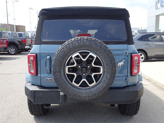 2023 Ford Bronco Outer Banks photo 3