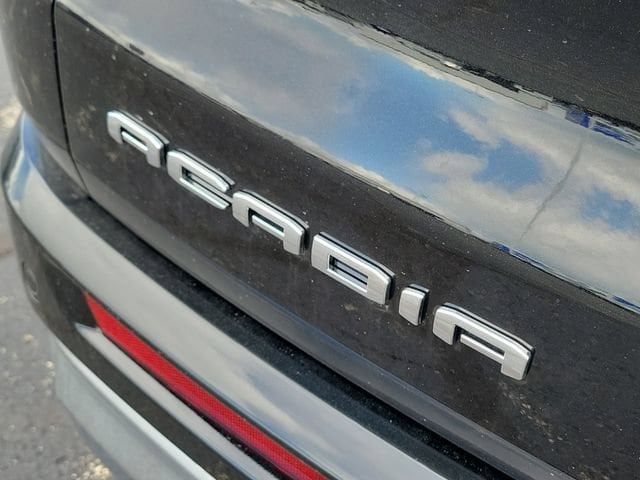 2026 GMC Acadia Denali - Photo 7