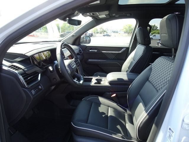2026 GMC Acadia Denali - Photo 10