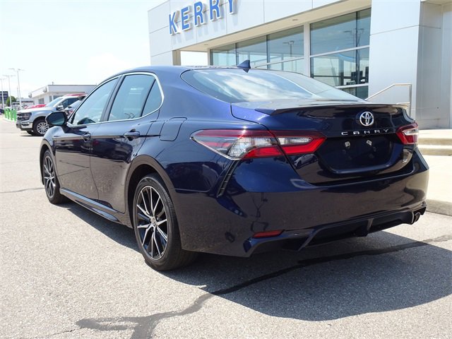 2021 Toyota Camry SE photo 4