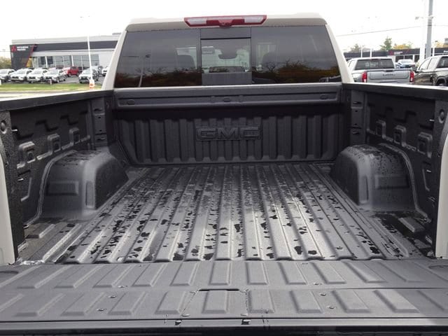 2026 GMC Sierra 1500 AT4X - Photo 5