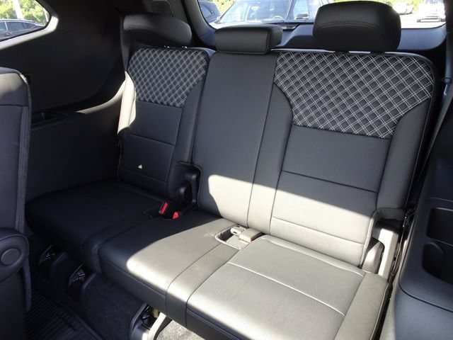 2026 GMC Acadia Denali - Photo 18