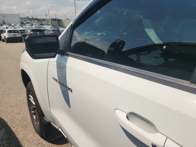 2024 Chevrolet Colorado LT - Photo 11