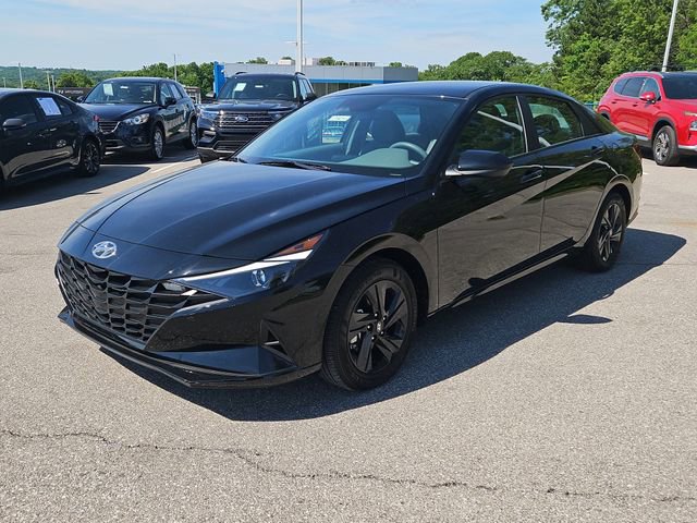 2023 Hyundai Elantra Blue - Photo 2