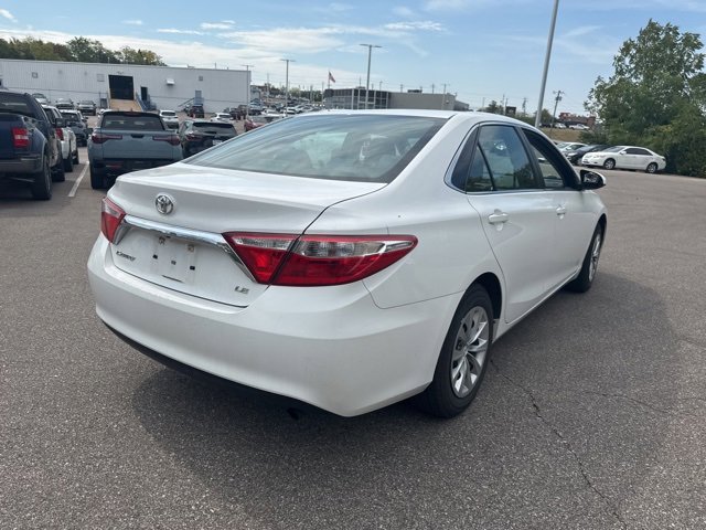 2015 Toyota Camry XLE photo 3