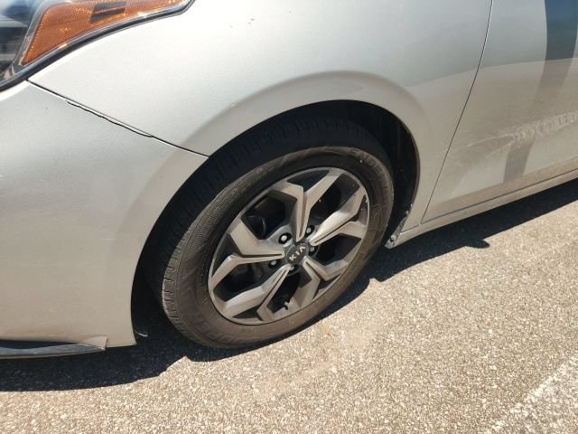 Used 2021 Kia Forte LXS with VIN 3KPF24AD2ME334122 for sale in Alexandria, KY