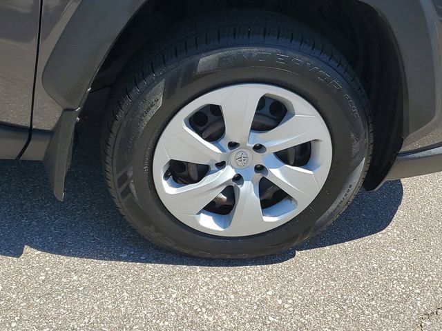 2019 Toyota RAV4 LE - Photo 6