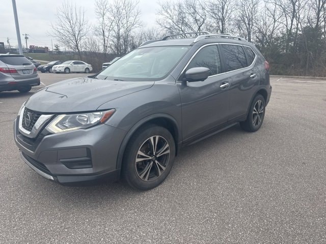 2020 Nissan Rogue SV's photo