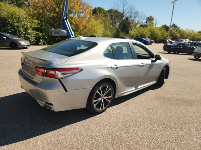 2019 Toyota Camry SE - Photo 10