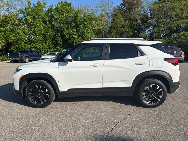 2023 Chevrolet Trailblazer LT photo 2