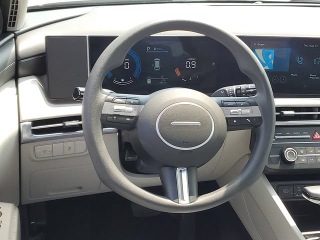 2025 Hyundai Tucson SE - Photo 12