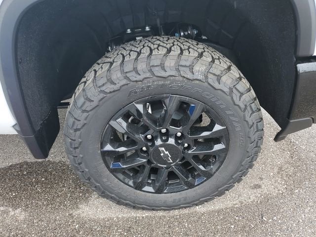 2026 Chevrolet Silverado 2500 HD LTZ - Photo 6