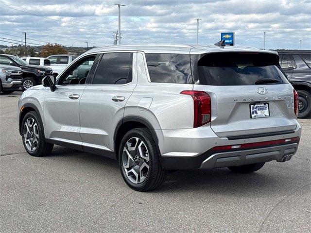 2025 Hyundai Palisade SEL photo 2