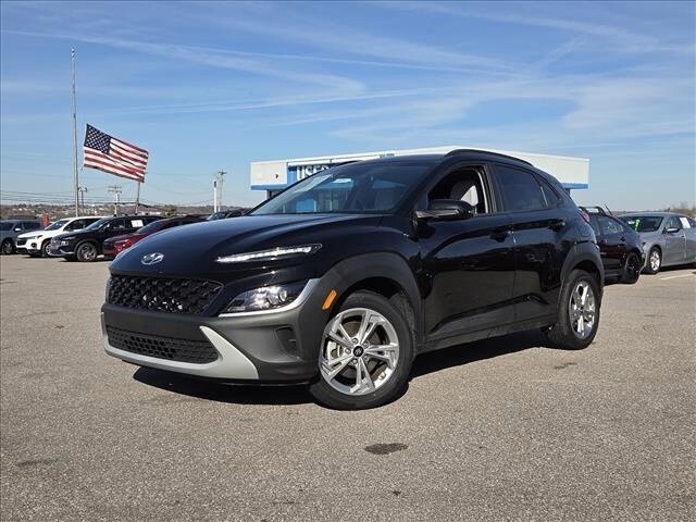 2023 Hyundai Kona SEL photo 2
