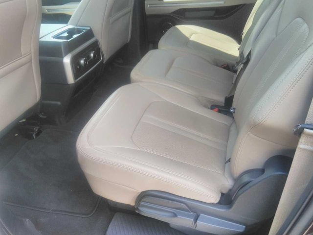 2024 Ford Expedition MAX Limited photo 4