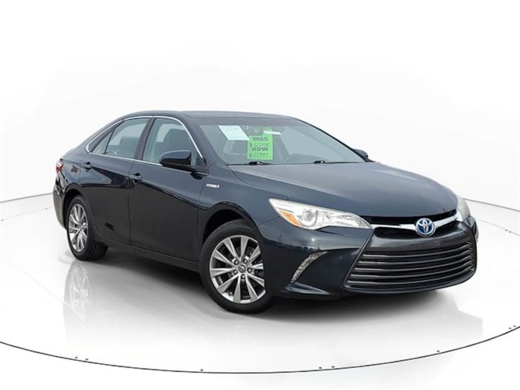 Used 2016 Toyota Camry Hybrid LE Sedan