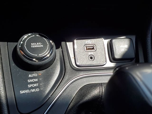 2020 Jeep Cherokee Latitude Plus - Photo 30
