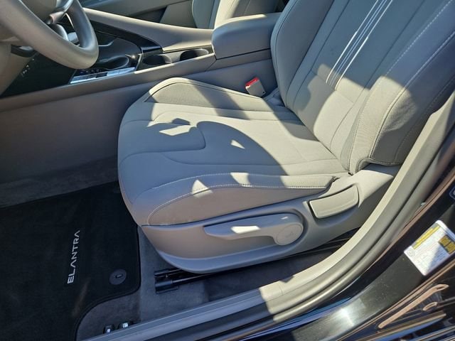 2023 Hyundai Elantra Blue - Photo 14