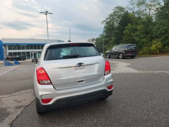 2020 Chevrolet Trax LS - Photo 18
