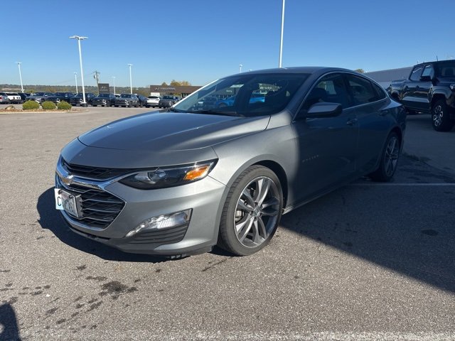 2023 Chevrolet Malibu 1LT photo 2