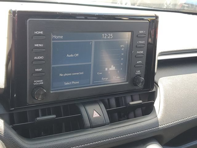 2019 Toyota RAV4 LE - Photo 26