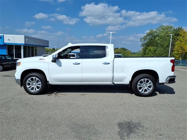 2025 Chevrolet Silverado 1500 LTZ photo 3