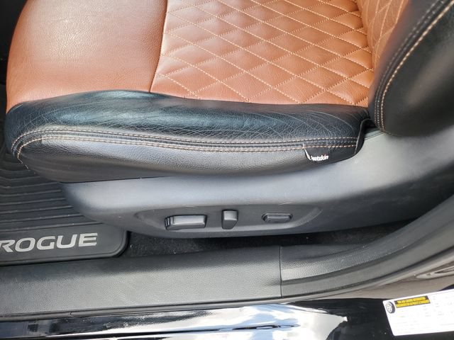 2019 Nissan Rogue SV - Photo 18