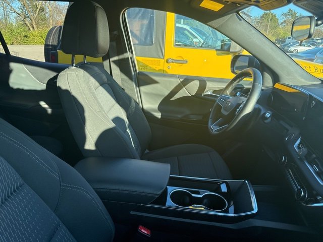 2025 Chevrolet Equinox LT photo 4