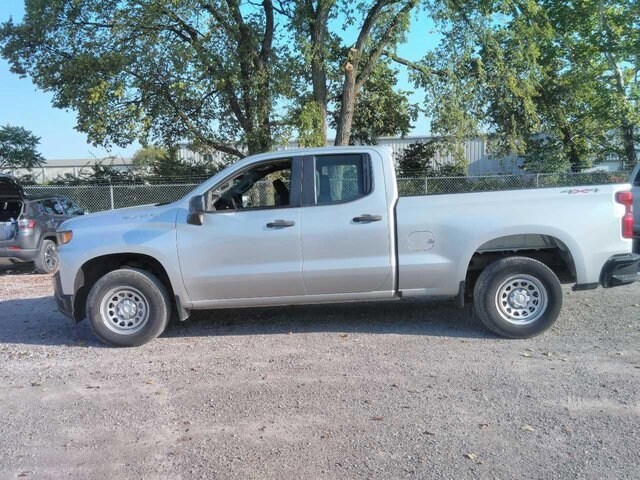 2021 Chevrolet Silverado 1500 photo 2
