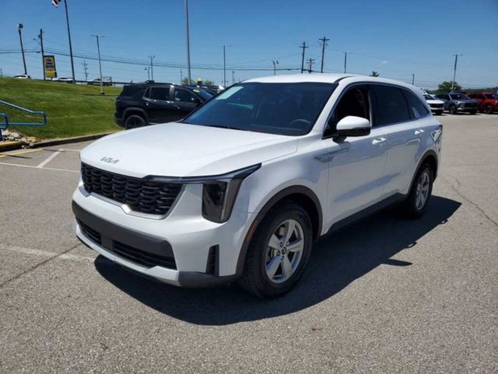Used 2025 Kia Sorento LX SUV