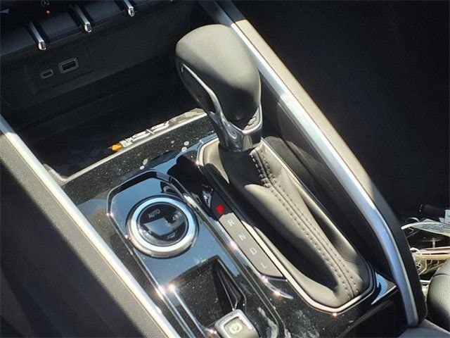 2025 Chevrolet Colorado LT - Photo 14