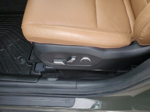 2025 Hyundai Santa Fe Limited - Photo 17