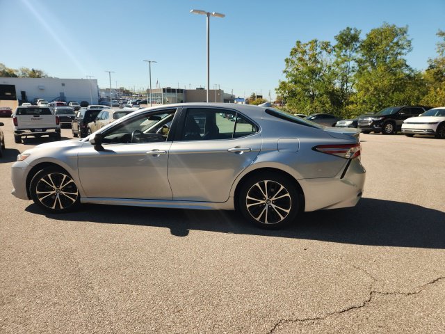 2019 Toyota Camry SE - Photo 14