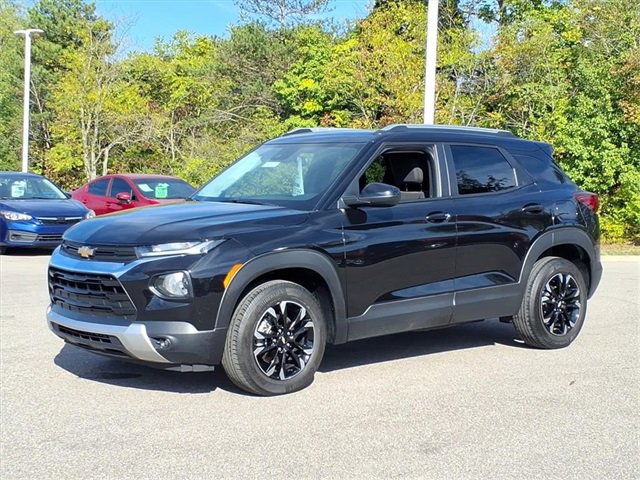 2022 Chevrolet Trailblazer LT photo 2