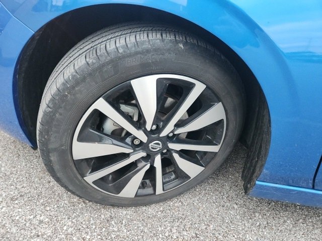 2023 Nissan Sentra SV photo 3