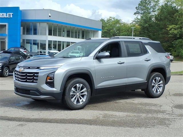2026 Chevrolet Equinox LT photo 2