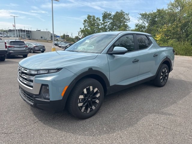 2025 Hyundai Santa Cruz SE photo 2