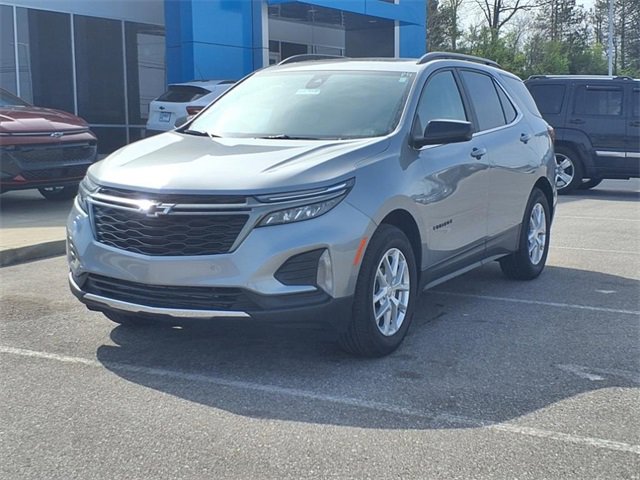 2024 Chevrolet Equinox LT photo 2
