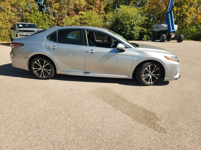 2019 Toyota Camry SE - Photo 7