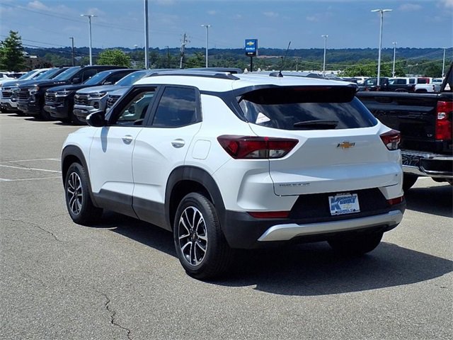 2025 Chevrolet Trailblazer LT photo 3