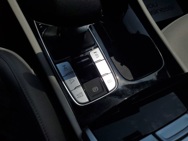 2025 Hyundai Tucson SE - Photo 30