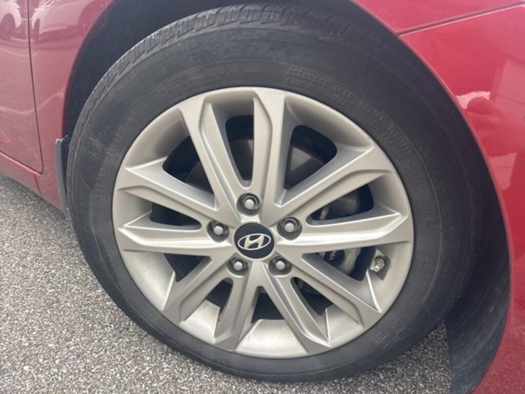 Used 2016 Hyundai Elantra SE Sedan