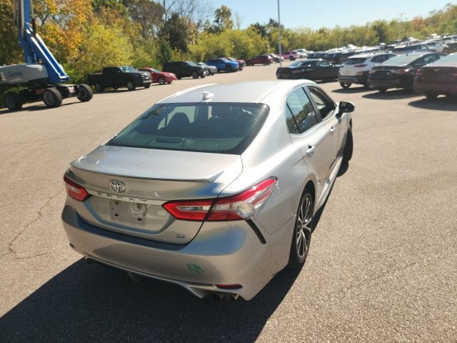 2019 Toyota Camry SE - Photo 11