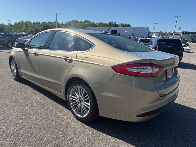 2015 Ford Fusion SE photo 3
